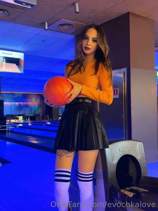 Bowling time with my friends 🎳 🐾