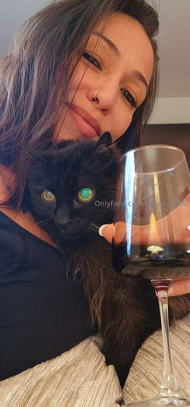 This is my non sexy look hehe finally Friday ! cheers!!! (Sh..