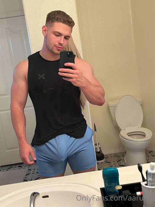 Got a new haircut.. who likes it?😈🍆