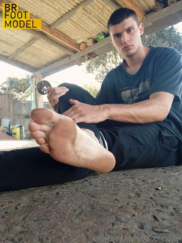 DIRTY SOLE FROM BASKETBALL PLAYER