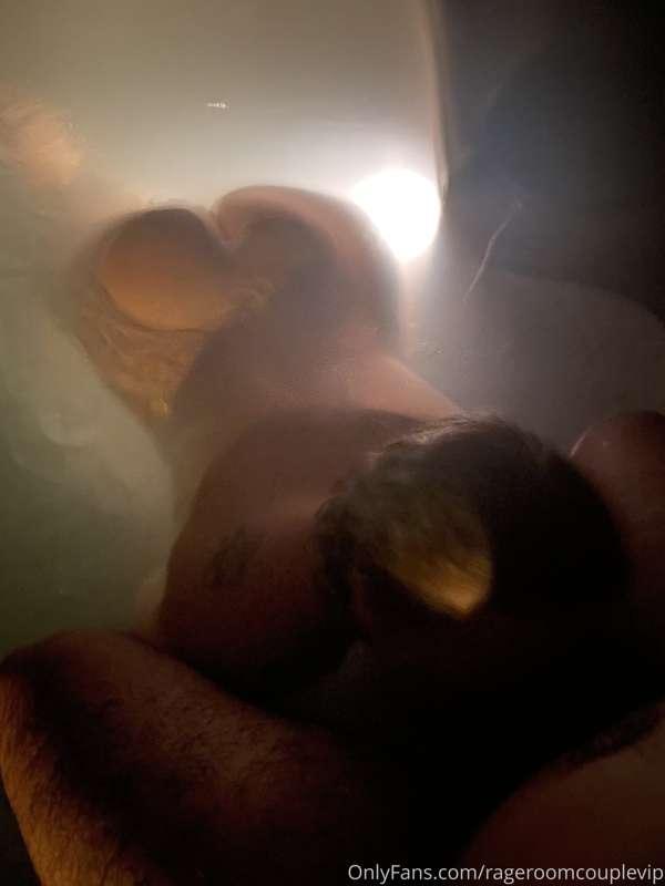 Blowjob in the jacuzzi, anyone? 👅💦 #pornhub #onlyfans #amate..