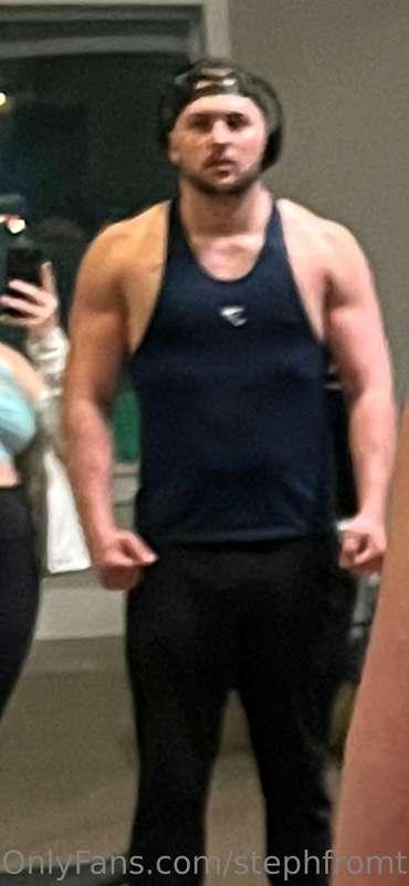 Blurry pic but I look big in it 🔥🔥🙏