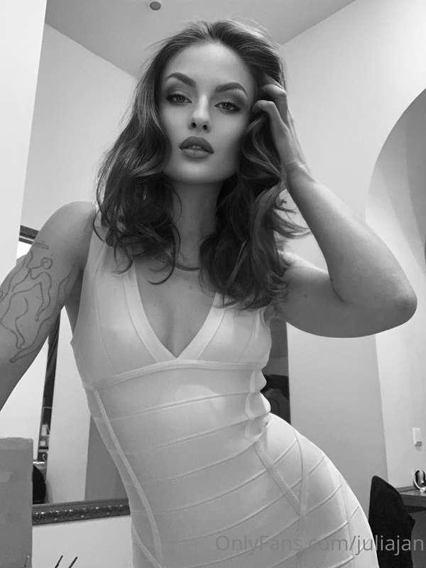 Come play TODAY for 50% OFF. Private viewings tonight 💋

htt..