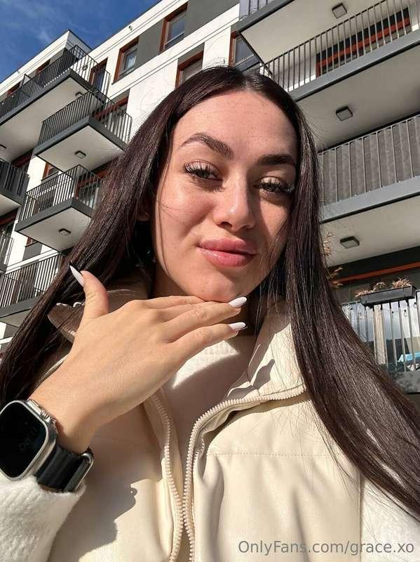 What kind of person are you - sunny or rainy? ☀️🌧Today the s..