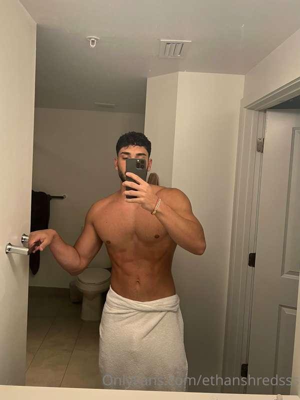 Check your inboxes 😜 goodnight 💤