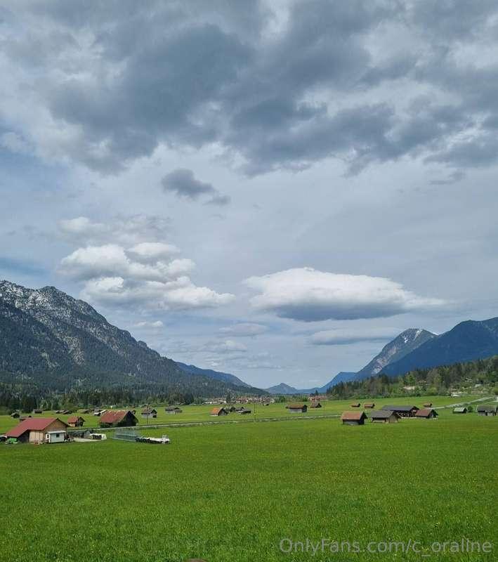 The beauty of mountain scenery is always admirable and inspi..