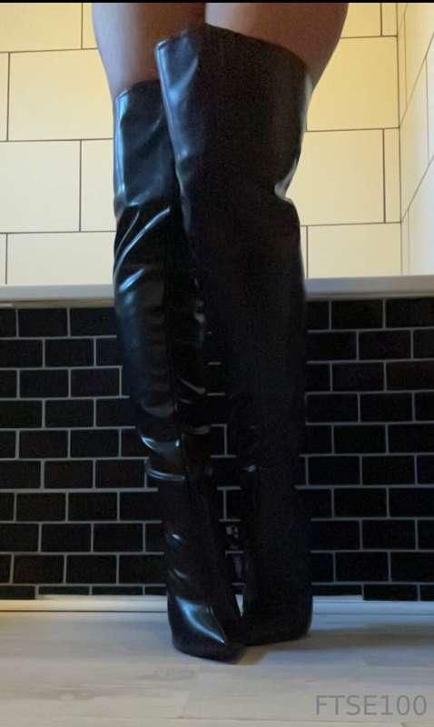 Black Thigh High Stiletto’s 😉