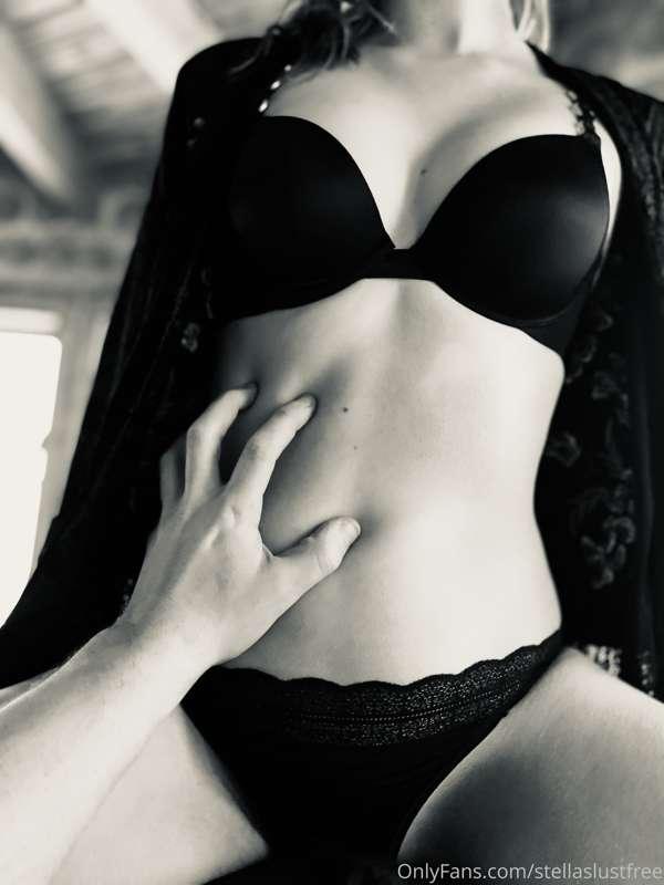 Hot full sets available! For nude content and the best rates..