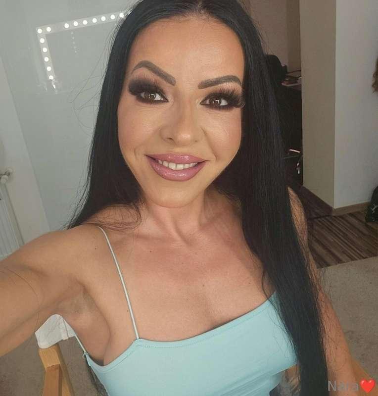 Srácok🥰Most végeztem forgatással😋🤩Izgi kis videok jönnek😉Hol..