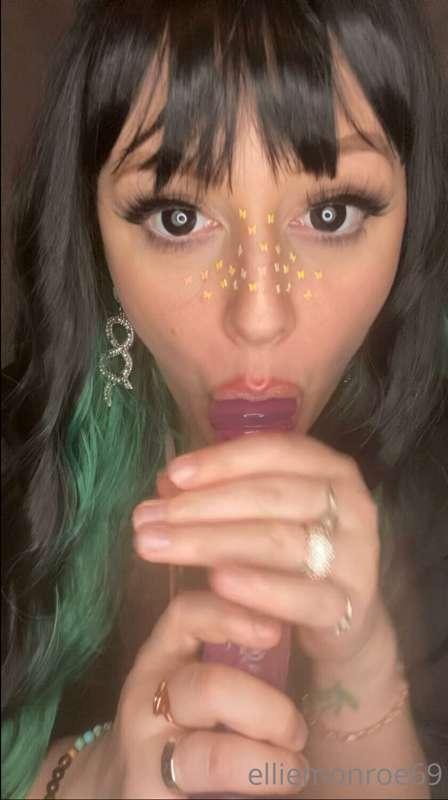 ellie_monroe69 image #0