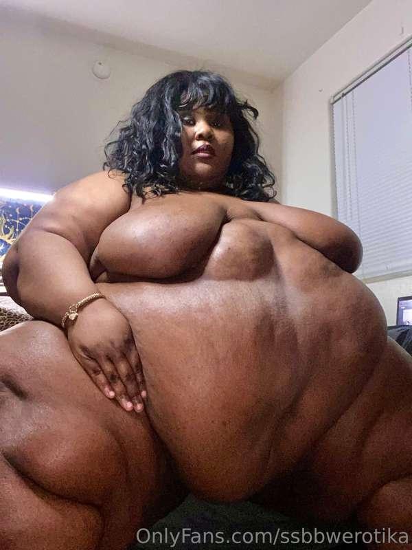 I’m in the mood to play with my bellybutton and see how deep..