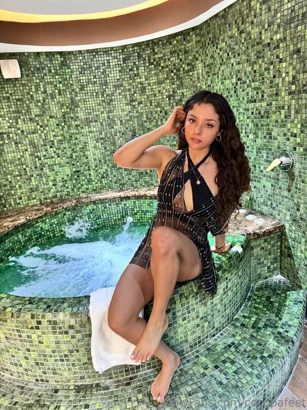 Nuevo contenido de pies en jacuzzi! 🙂‍↕️