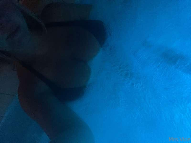 I dunno about y’all, but I had REALLY missed hot tub nights!..