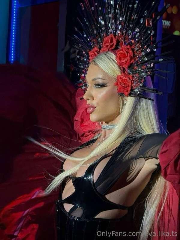 🔥 𝐈 𝐥𝐨𝐯𝐞 𝐟𝐞𝐞𝐥𝐢𝐧𝐠 𝐞𝐲𝐞𝐬 𝐨𝐧 𝐦𝐞 🔥Especially when I know every mo..