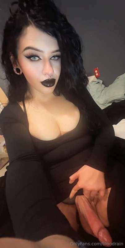 Big lips, big tits, big dick 😈🖤