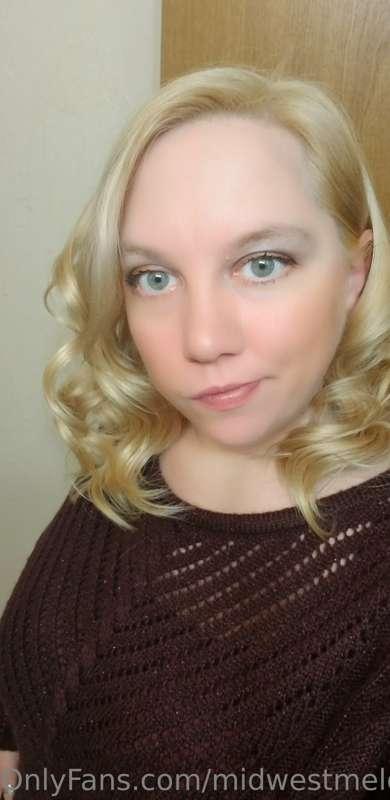 Should I go platinum blonde again, like seen in this old pho..