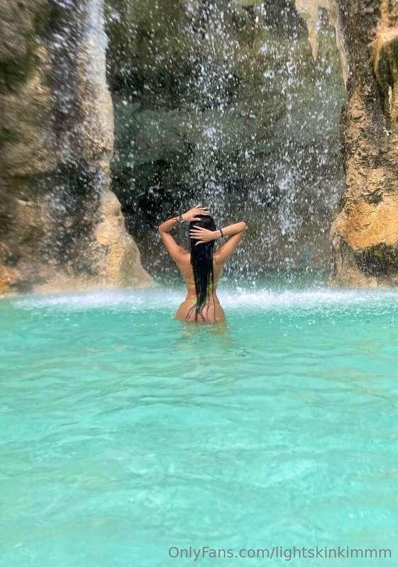 come get ***wet*** with me! 😝