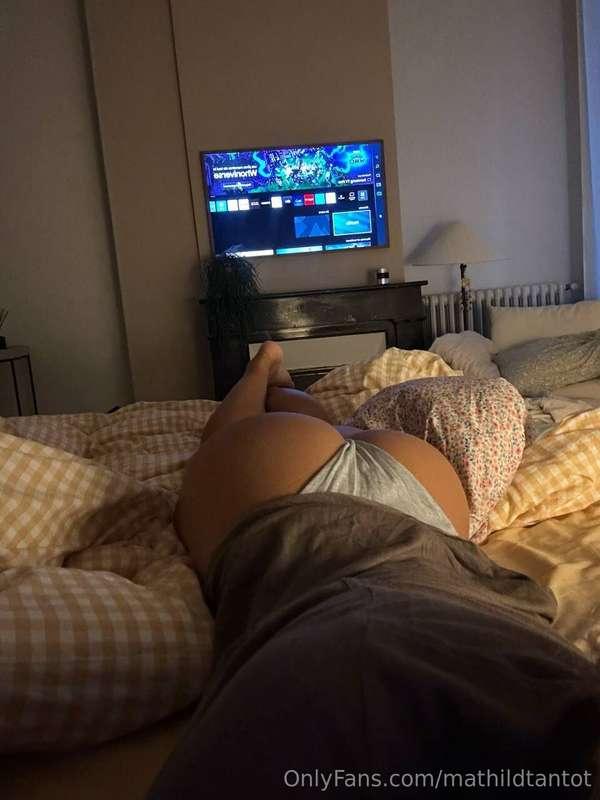 I wonder what you would do to me if I were there with you 🤭