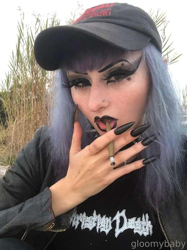 here’s a fucking selfie cause i’m fucking hot