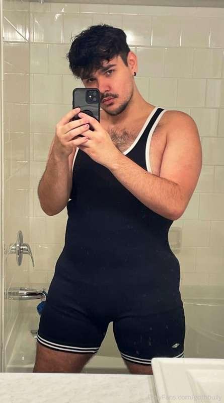 Who likes my singlet? 👀