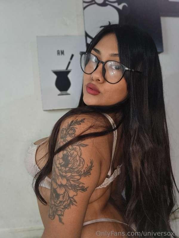 HAVE A BEAUTIFUL NIGHT🤭
 I'm horny if you want to know... 

..