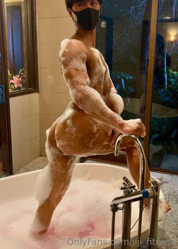 Bubbles on my 🍑