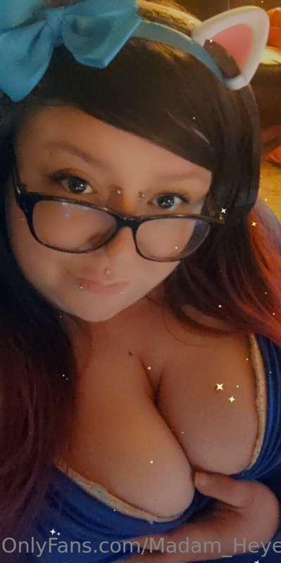 I'm LIVE! Cum through babies for some fun 😜♥️