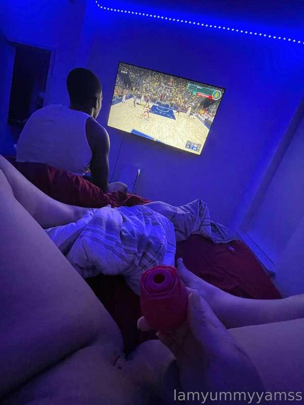 Would you stop playing the game to fuck me ? 🤤