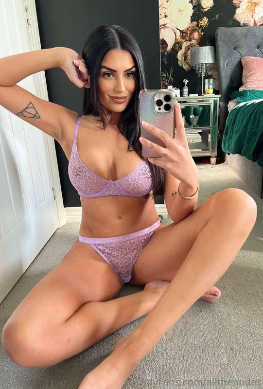 Just say the words and i’ll take these panties off 😈