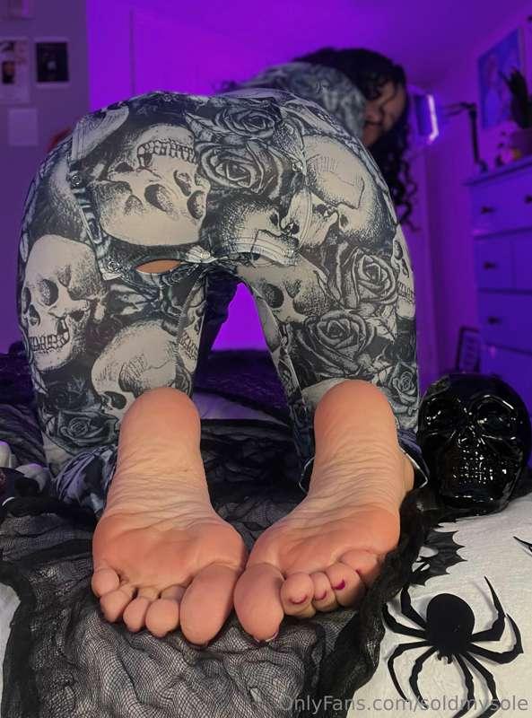 Happy hump day 💀🖤