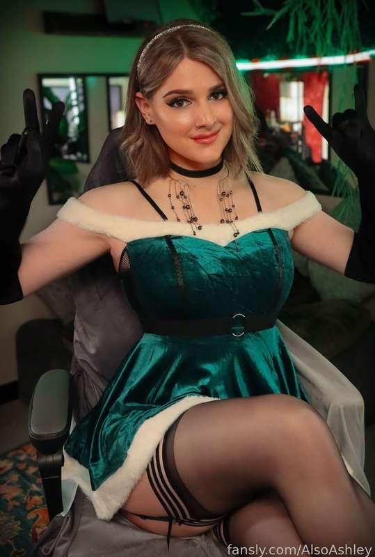 Merry Christmas! I made the naughty list this year... Now you know why... Don't watch this around family this morning 😈 #pinup #trans #lingerie #tradwife #tgirl #trap #femboy #feminization #sissy #ass #thicc #mtf #honeybirdette #video #christmas