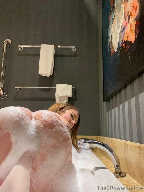 I 🫶🏼 Bubble baths🛀 🥰🥰 would you want to join?😅