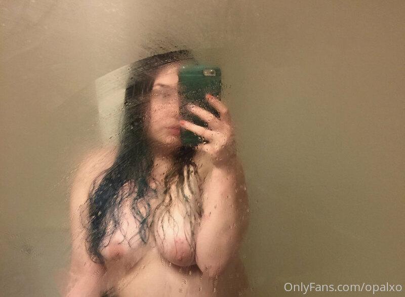 Throwback after a nice hot shower. Do you wanna join me in t..