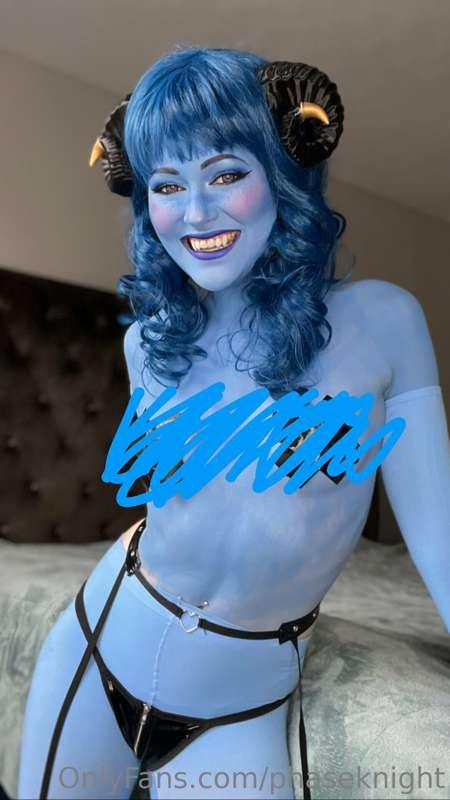 secret posting of half of the upcoming jester set, gonna blo..
