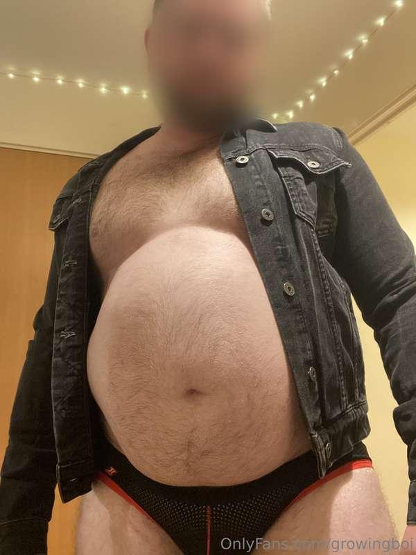 honestly lowkey the hottest I've felt in a pic in a while? l..