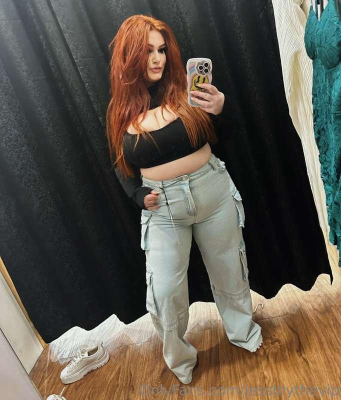 Changing room selfie ♥️ these pants came home with me, want ..