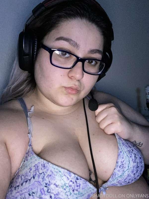 😈