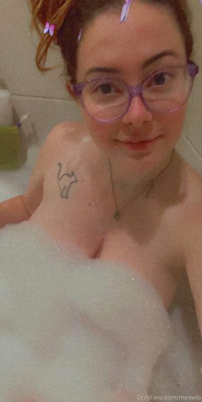 Good morning! It's bath day <3 I'm probably filming and taki..