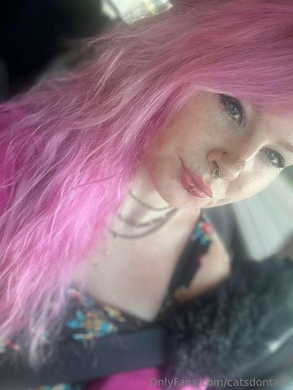 ✨ What’s your favorite song right now? Long drive, need new ..