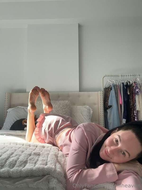 holliheaven image #0