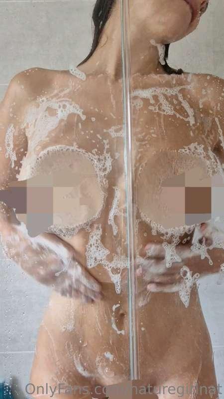 9 MINUTE WET SOAPY SHOWER PLAY
‼️RARE FULLY NUDE‼️

I rarely..