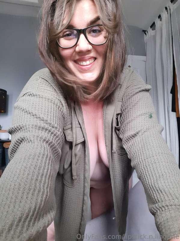Taking sexy photos without my tripod is a bit of a challenge..