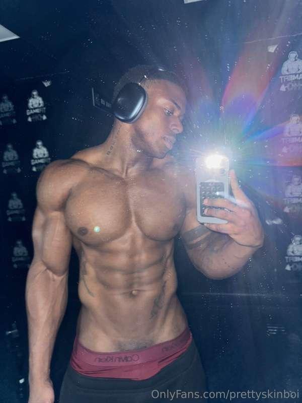 🔥 VIP deal happening now 👉 @prettyskinboivip https://onlyfan..