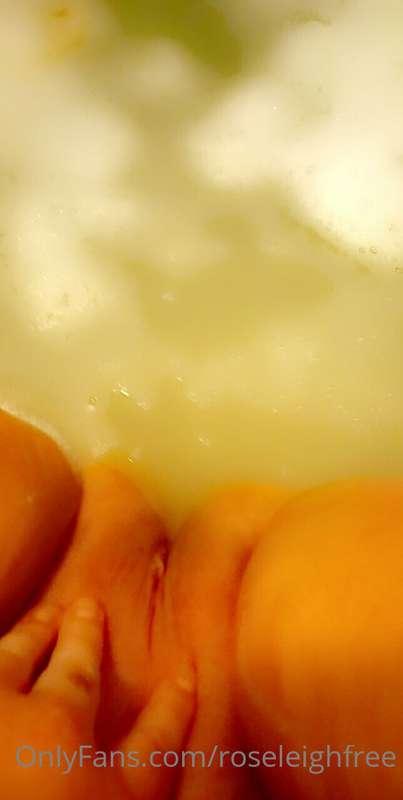 Want to see more ? Get my sale on now on @rosexx