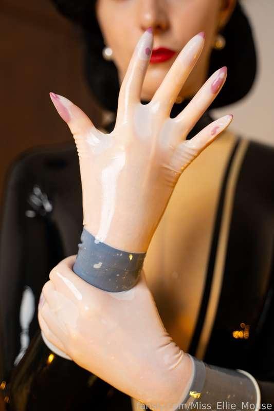 miss_ellie_mouse image #2