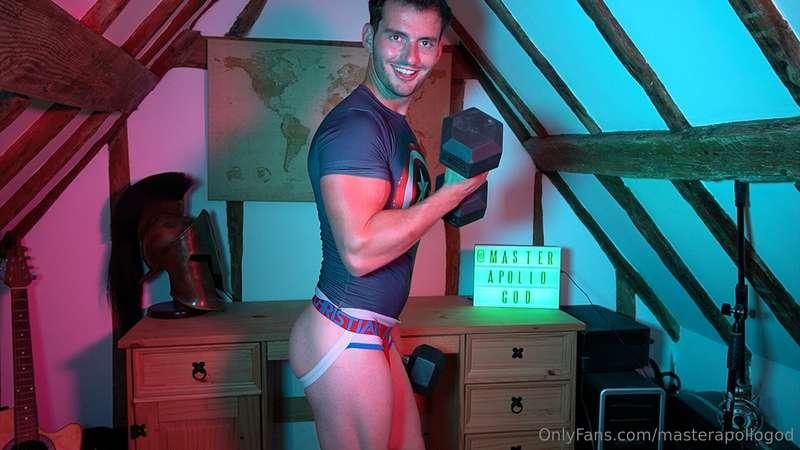 Arms or Ass? What would you rather worship?