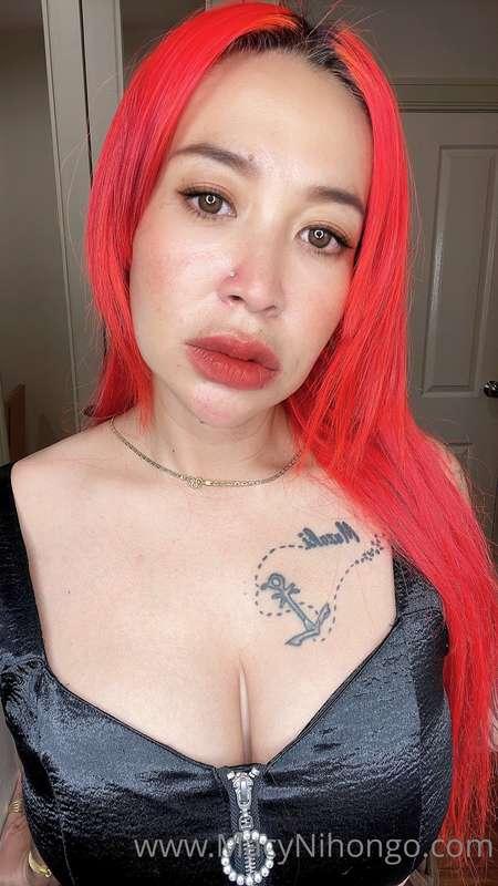 Sparkle in her eyes, spice on her mind. 🔥