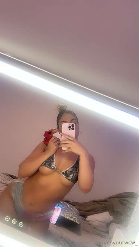 dm 4 content now 🤭