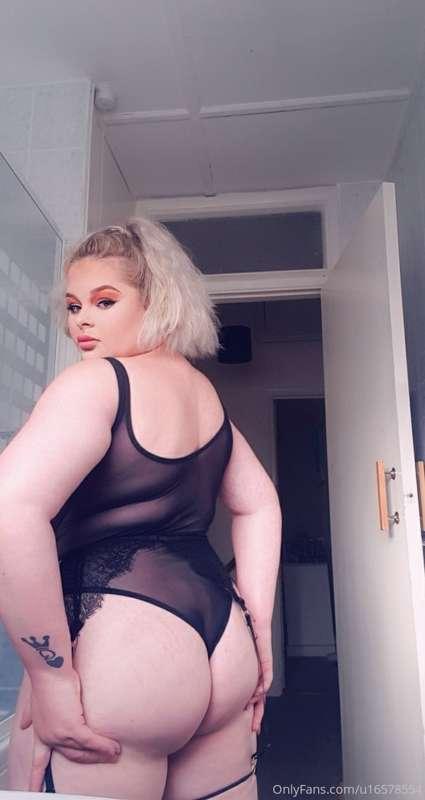 https://onlyfans.com/bigboobs9855