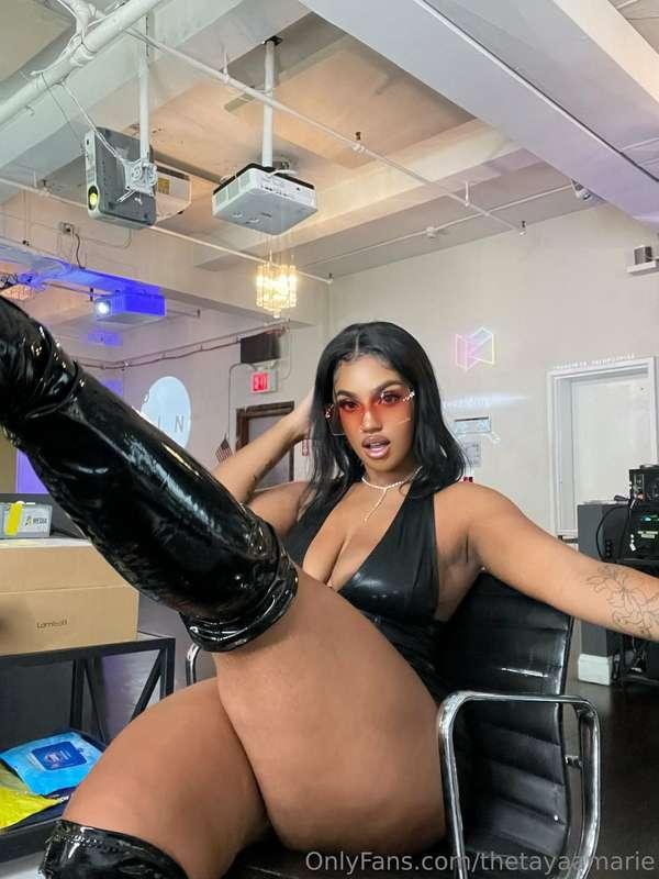Put this leather on just for you 🖤☺️